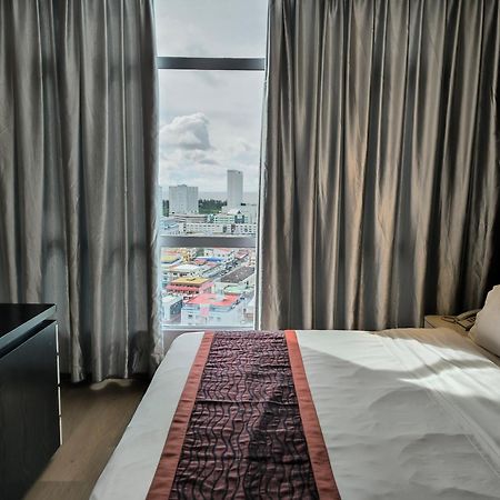 Meritz Hotel Miri Ngoại thất bức ảnh