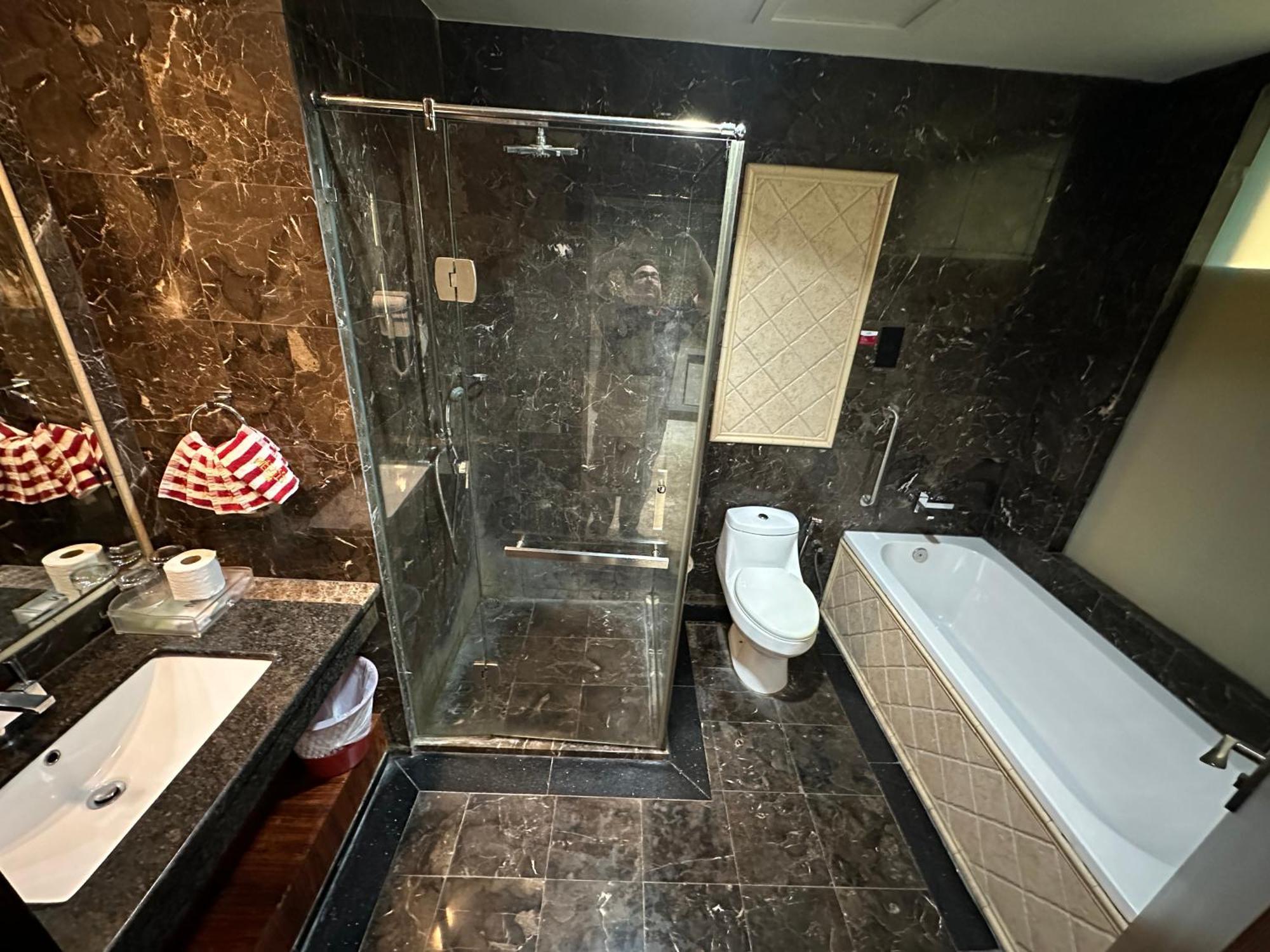 Meritz Hotel Miri Ngoại thất bức ảnh